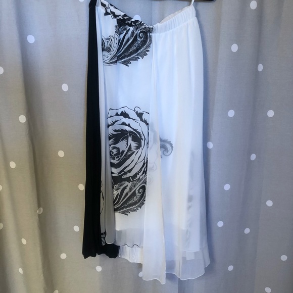 Love the Queen Blouse & Skirt - Picture 7 of 8